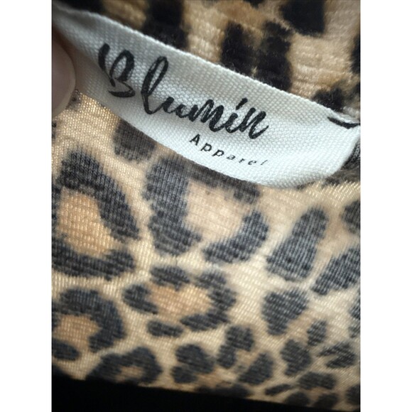 Animal Print Oversized Button Down Knit Top/Jacket Sz 2X Stretchy Pocket - Picture 2 of 5